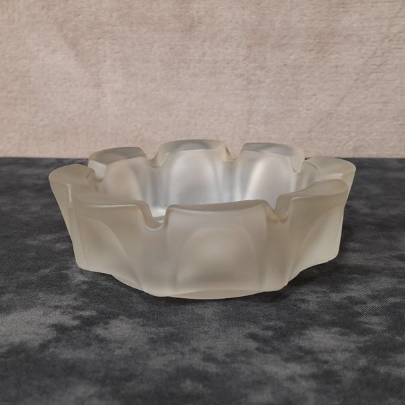 Cedar Point Frosted Glass Ashtray Amusement Park Souvenir - Picture 3 of 8